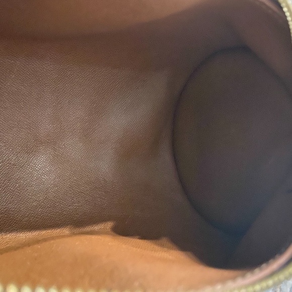 Authentic Louis Vuitton Papillon - Picture 4 of 5